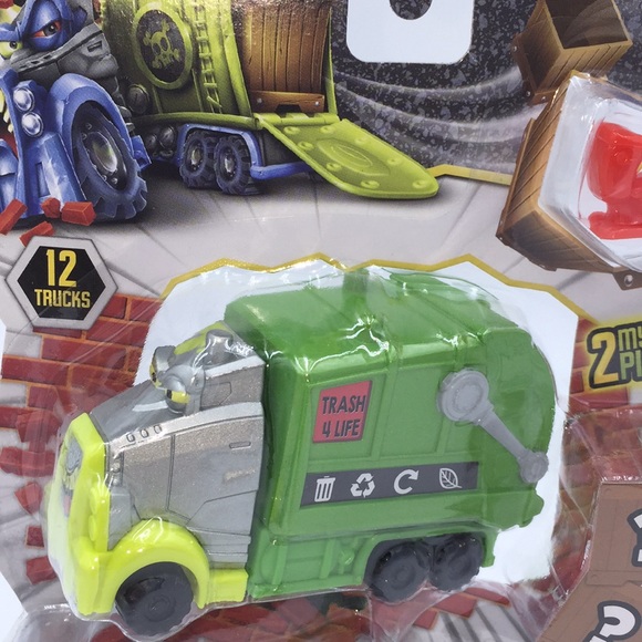 Smash Crashers Sloppy Sam Mystery Series 1 Crash the Truck Unbox the Stuff - Picture 2 of 13